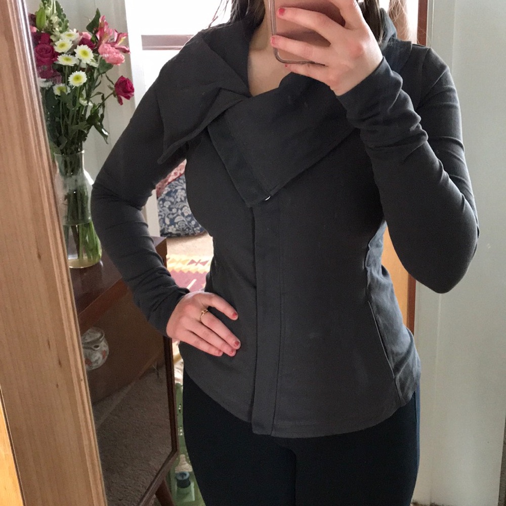 Lucy althletic jacket size xs